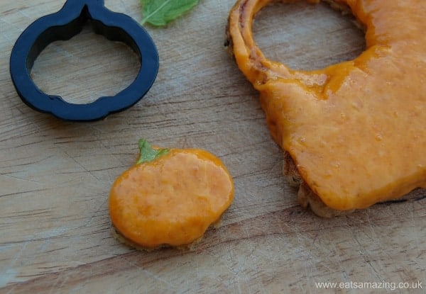 Eats Amazing UK - How to make pumpkin shaped cheesy toasts