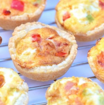Easy recipe for kids - super simple mini quiches - great for picnics lunch boxes and party food with free printable recipe sheet from Eats Amazing UK