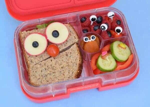 Really simple funny face sandwich lunch - quick and easy Yumbox lunch ideas from Eats Amazing UK