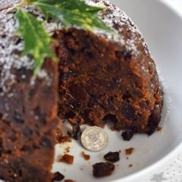 Delicious traditional Christmas Pudding recipe - an old family recipe passed down from from my Gran - Eats Amazing UK
