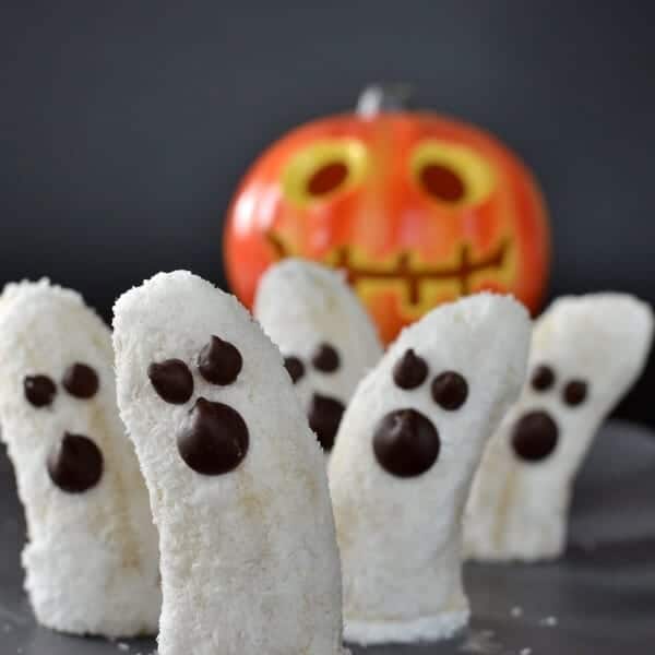 Over 15 Fun Ghost Themed food ideas - Ghost Boo-nananas - My Kids Lick the Bowl