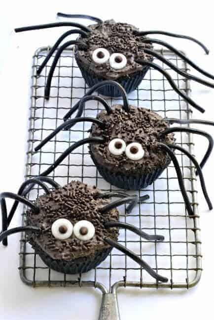 Over 15 Fun Spider Foods for Halloween - Black Widow Spider Cupcakes - Fork & Beans