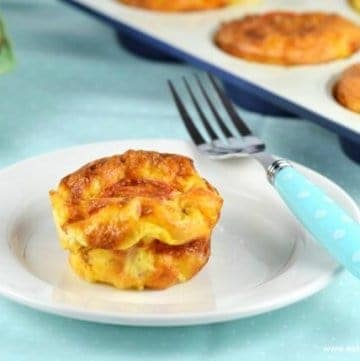 Easy cheese and tomato omelette muffins recipe with free printable recipe sheet for kids from Eats Amazing UK