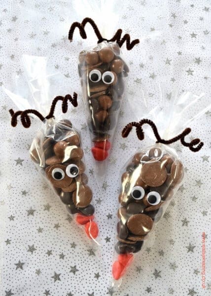Reindeer Treat Bags - quick and easy fun Christmas food idea kids can make themselves - perfect homemade gift for teachers family and friends - Eats Amazing UK