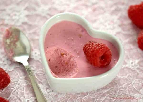 4 ingredient healthier yogurt raspberry mousse - this recipe is so easy and a perfect dessert for the kids all the year around