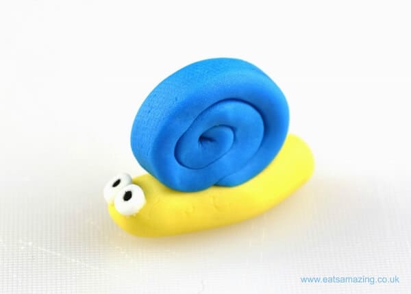 Cute and Easy Snail fondant icing cupcake topper tutorial - Eats Amazing UK