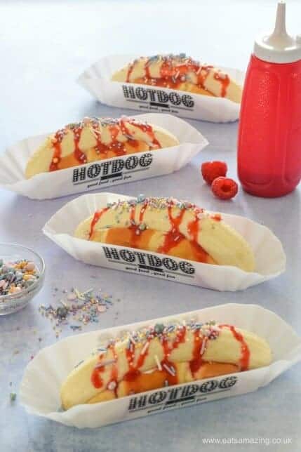 Banana hot dogs recipe with homemade berry sauce - fun easy dessert idea - great for summer parties and bbqs - Eats Amazing UK