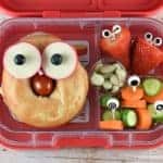 Quick and easy funny face bagel lunch box - make your kids smile when they go back to school with this fun bento lunch idea