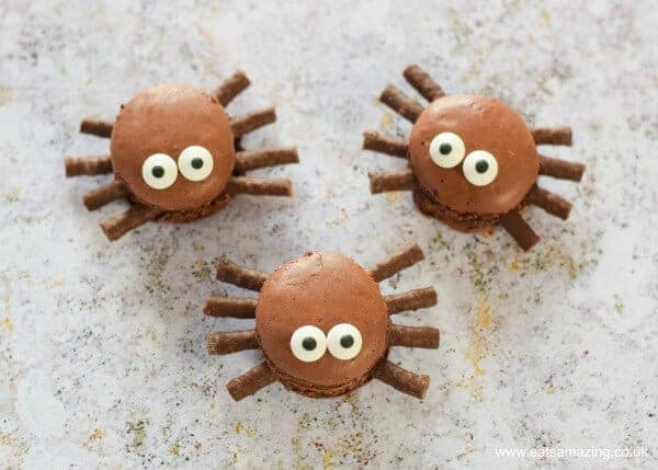 Cute and easy Macaron Spiders fun food tutorial from Eats Amazing UK - fun spooky food for Halloween