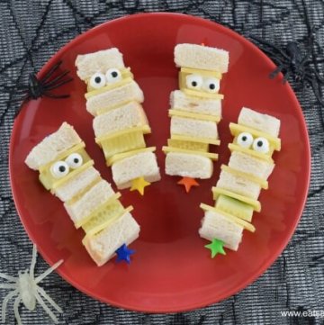 Quick and easy Mummy sandwich kebabs recipe - fun kids Halloween party food and great for school lunch boxes too - Eats Amazing UK