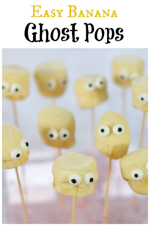 Quick and easy banana ghost pops - this easy recipe for kids makes a fun Halloween dessert or treat #EatsAmazing #Halloween #HalloweenFood #Halloweenparty #partyfood #halloweenfun #kidsfood #funfood #easyrecipe #halloweenrecipes 