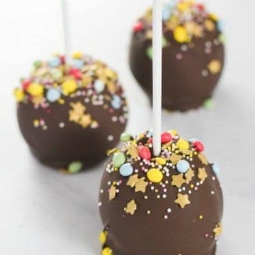 Easy Firework Dark Chocolate Dipped Apples - fun food for kids - great for Bonfire Night or New Years Eve party food - Eats Amazing UK