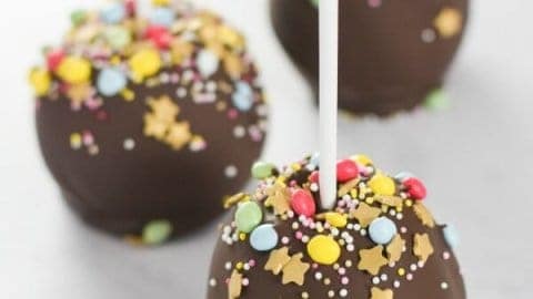 Easy Firework Dark Chocolate Dipped Apples - fun food for kids - great for Bonfire Night or New Years Eve party food - Eats Amazing UK