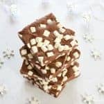 Super easy 5 minute 3 ingredient chocolate marshmallow fudge recipe - plus 3 other flavour ideas - perfect for homemade Christmas Gifts - Eats Amazing UK