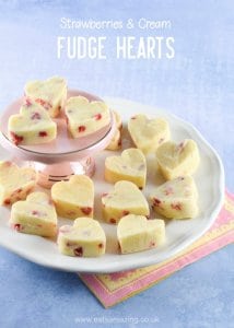 Super easy 3 ingredient Strawberries and Cream White Chocolate Fudge Hearts recipe - perfect easy homemade Valentines gift idea - Eats Amazing UK