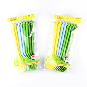Set of 8 plastic spoons and 8 plastic forks in a range of green colours from the Eats Amazing Bento UK Shop