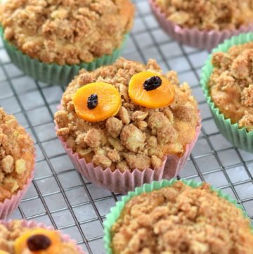 How to make fun and easy Gruffalo crumble muffins - fun Gruffalo party food recipe for kids