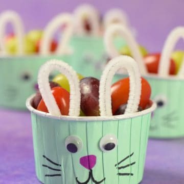 How to make cute Easter bunny snack cups - healthy fun food idea for kids this Easter