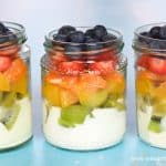 How to make a Rainbow Fruit Salad in a Jar - fun and healthy rainbow recipe for kids