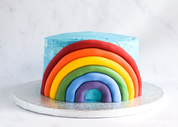 How to make a gorgeous fondant rainbow decoration for the side of a buttercream cake