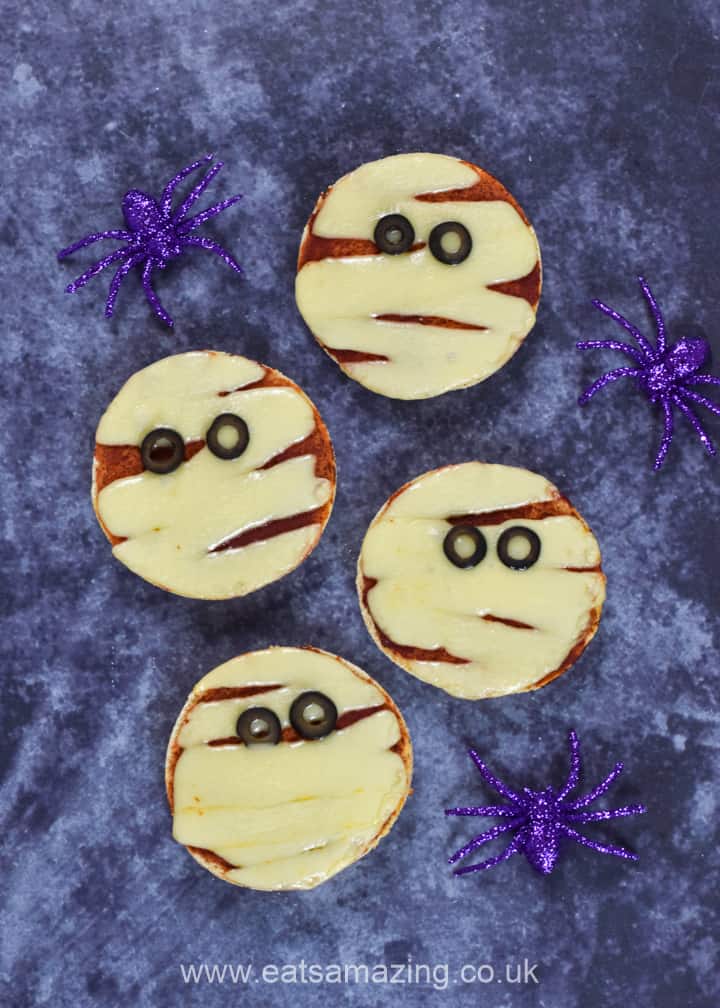 Quick and easy fun Halloween food for kids - Mummy Pizzas