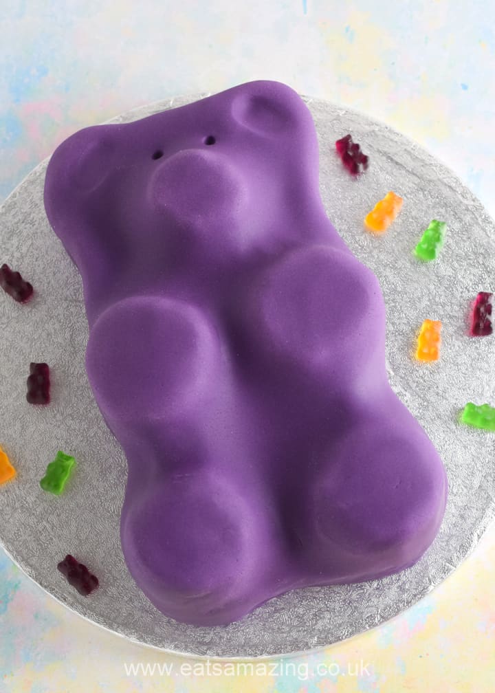 How to make a fun and easy gummy bear cake inspired by HARIBO Starmix - with video recipe