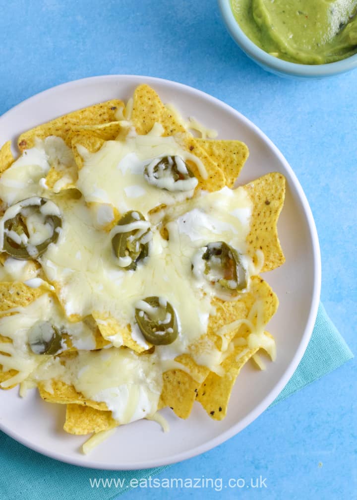 Easy Microwave Nachos recipe - this single serve nachos recipe is great for a quick snack