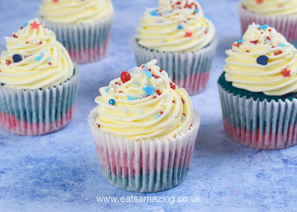 Receta rápida y fácil de cupcakes rojos, blancos y azules: idea divertida de comida para fiestas para niños