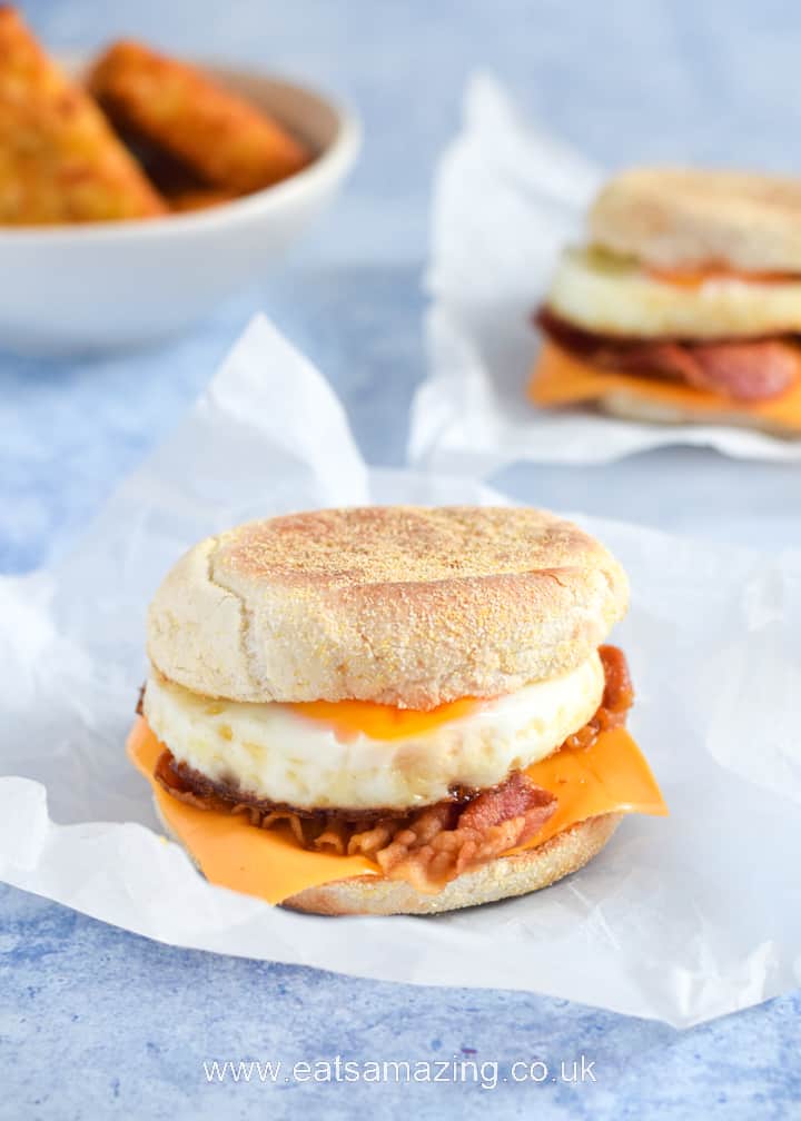 How to make a McDonalds Fakeaway Bacon and Egg Muffin - quick and easy breakfast recipe