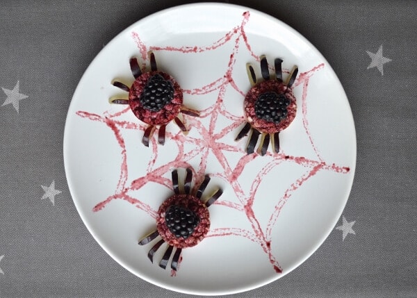 Fun and easy Halloween Food Art snack plate ideas for toddlers from Organix and Eats Amazing UK - making healthy food fun fun for kids