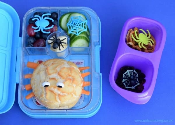 Really easy kids spider bento lunch for Halloween plus a simple spider snack - a fun and healthy packed lunch idea that kids will love from Eats Amazing UK